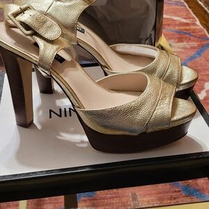 Nine West Gold Metallic Platform Peep-Toe Sandals